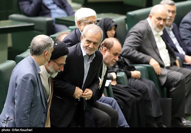 Pezeshkian among his nominated minister in parliament on August 17, 2024
