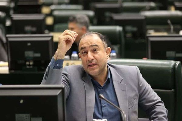 برلماني إيراني: نلمس آثار قفزة في الأسعار خلال الأيام الأخيرة