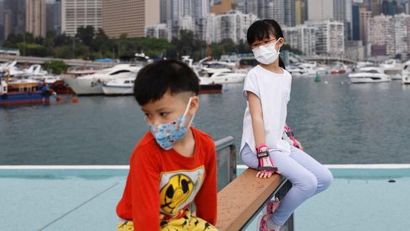 دیپلماتهای غربی: چین نباید کودکان مبتلا به کرونا را از والدینشان جدا کند