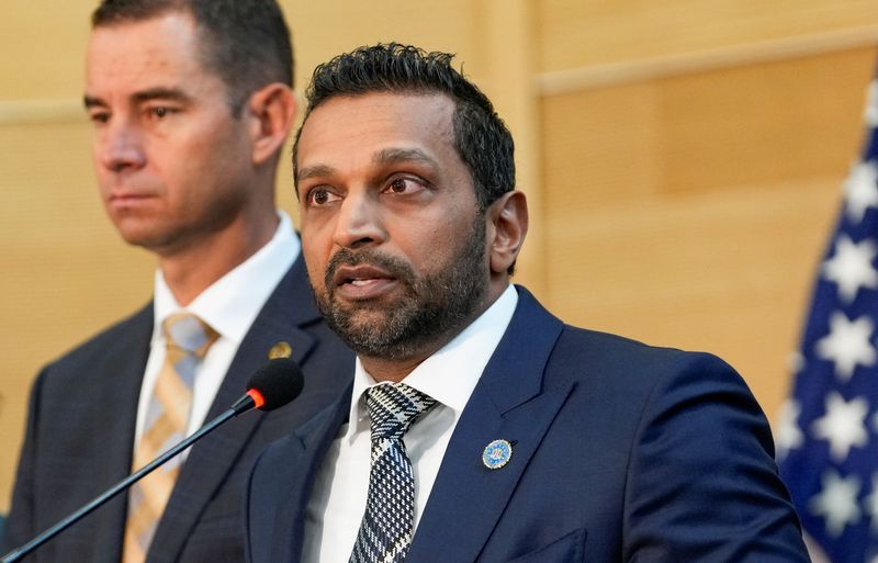 رئیس اف‌بی‌آی در میان جنجال‌های تیراندازی کرک و پرونده اپستین با کمیته سنا روبرو می‌شود 