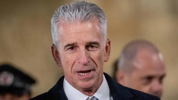 رئيس الموساد يتهم طهران بالسعي لإبادة اليهود.. ويقدم تفاصيل جديدة عن "تفجيرات البيجر"