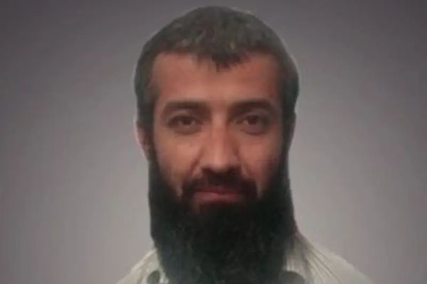 "العفو الدولية" تطالب العالم بالضغط على طهران لتعليق حكم الإعدام بحق سجين رأي