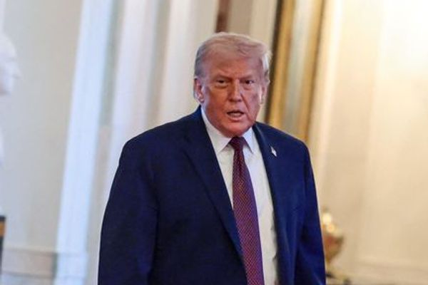 حساب فارسی وزارت خارجه آمریکا: با ترامپ بازی نکنید