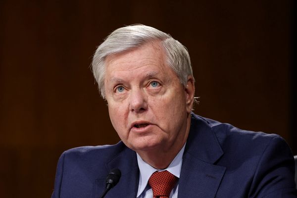 سناتور آمریکایی از ترامپ خواست خامنهای را بکشد