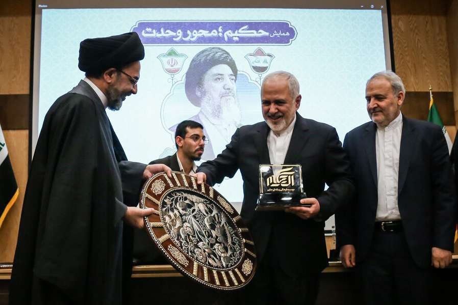 رضا امیری مقدم ایستاده از راست