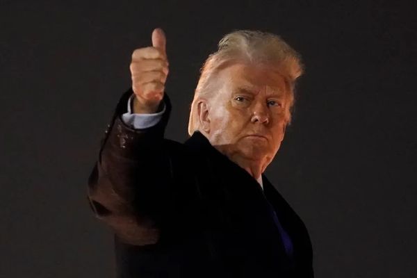 "جيروزاليم بوست": ترامب اتخذ قراره بمساعدة المتظاهرين في إيران