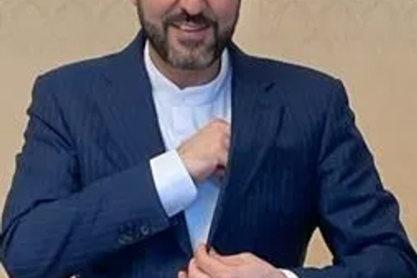 إيران تؤكد التزامها بالدبلوماسية خلال محادثات جنيف مع أوروبا