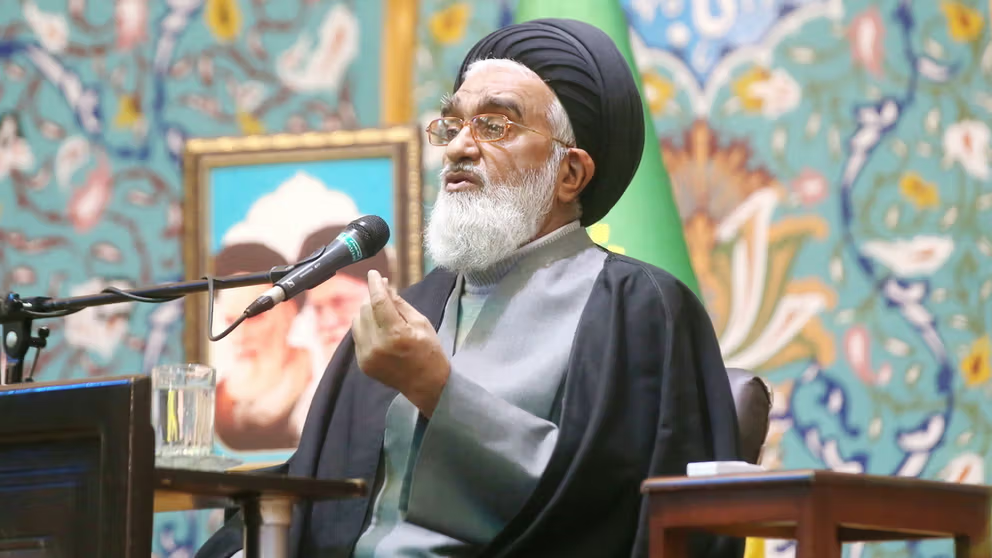 ممثّل خامنئي: مصافحة ابنة بزشکیان لمسؤولة أجنبية بدلا من أبيها حفاظ على القيم