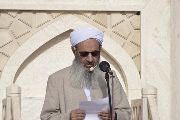 Iranian Sunni Leader Suggests Power Centralized 'Elsewhere'