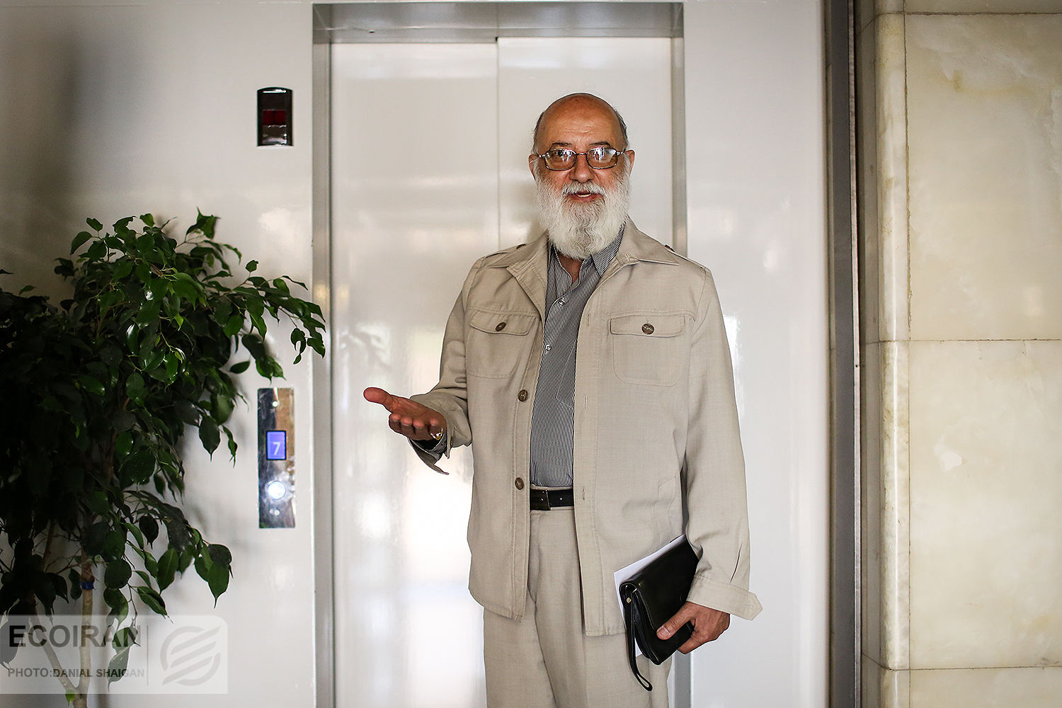 رئيس مجلس مدينة طهران: العاصمة والمدن الأخرى لا يوجد بها ملاجئ