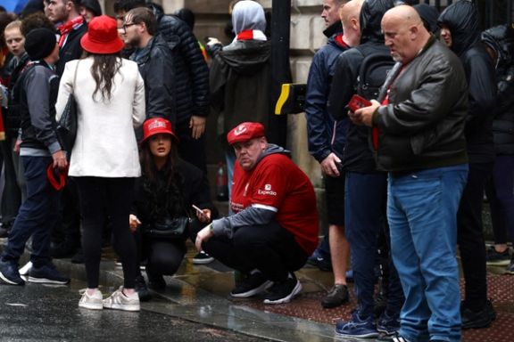 برخورد یک خودرو با هواداران؛ چند هوادار لیورپول مجروح شدند، نخست وزیر بریتانیا همدردی کرد
