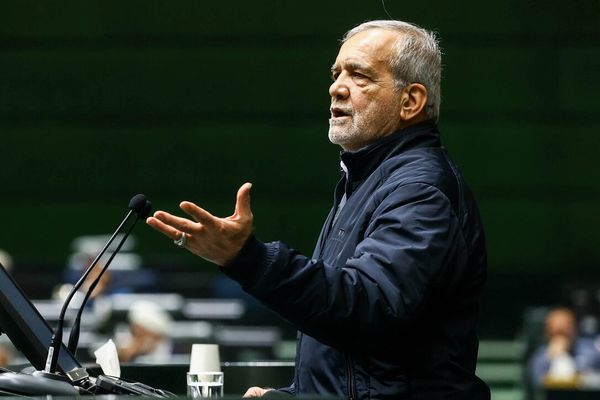 پزشکیان: برای افزایش حقوق متناسب با تورم، بودجه کافی نداریم