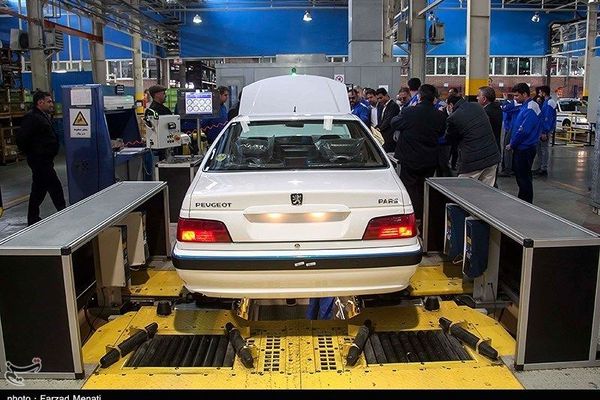 Iranian automaker ‘lottery’ locks billions of dollars in banks