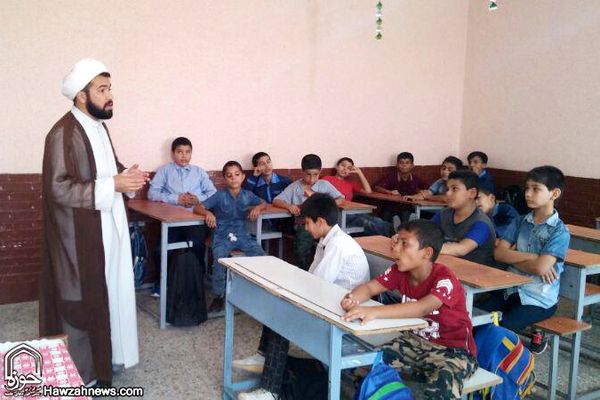 Iran Appoints 3,000 Seminary Students As Teachers
