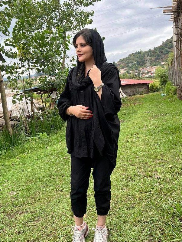 افشای نامه قوه قضاییه از سوی «عدالت علی»؛ سر مهسا امینی هنگام بازداشت به جدول خورده بود