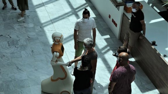 رباتهای همیار درمانی مرحله آزمایشی کمک به سالخوردگان را با موفقیت گذراندند