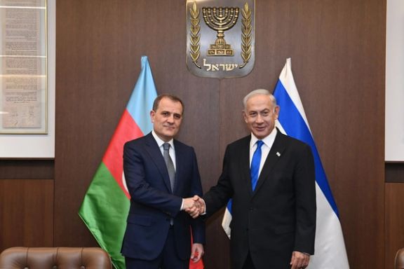 Azeri Foreign Minister Jeyhun Bayramov (Ceyhun Bayramov) (left) and Israeli Foreign Minister Benjamin Netanyahu