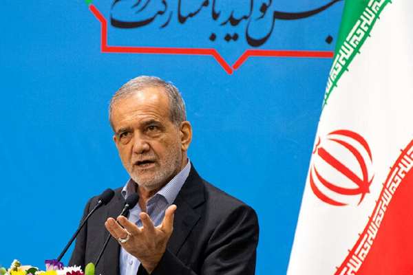 Iranian president faces protests at Tehran University, avoids key issues