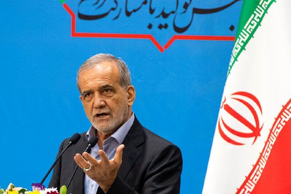 Iranian president faces protests at Tehran University, avoids key issues