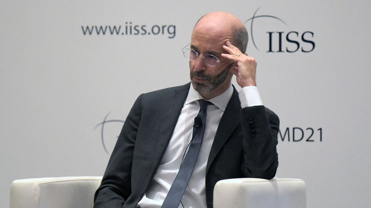 Iran Government Paper Reveals Details Of US Envoy's Suspension 