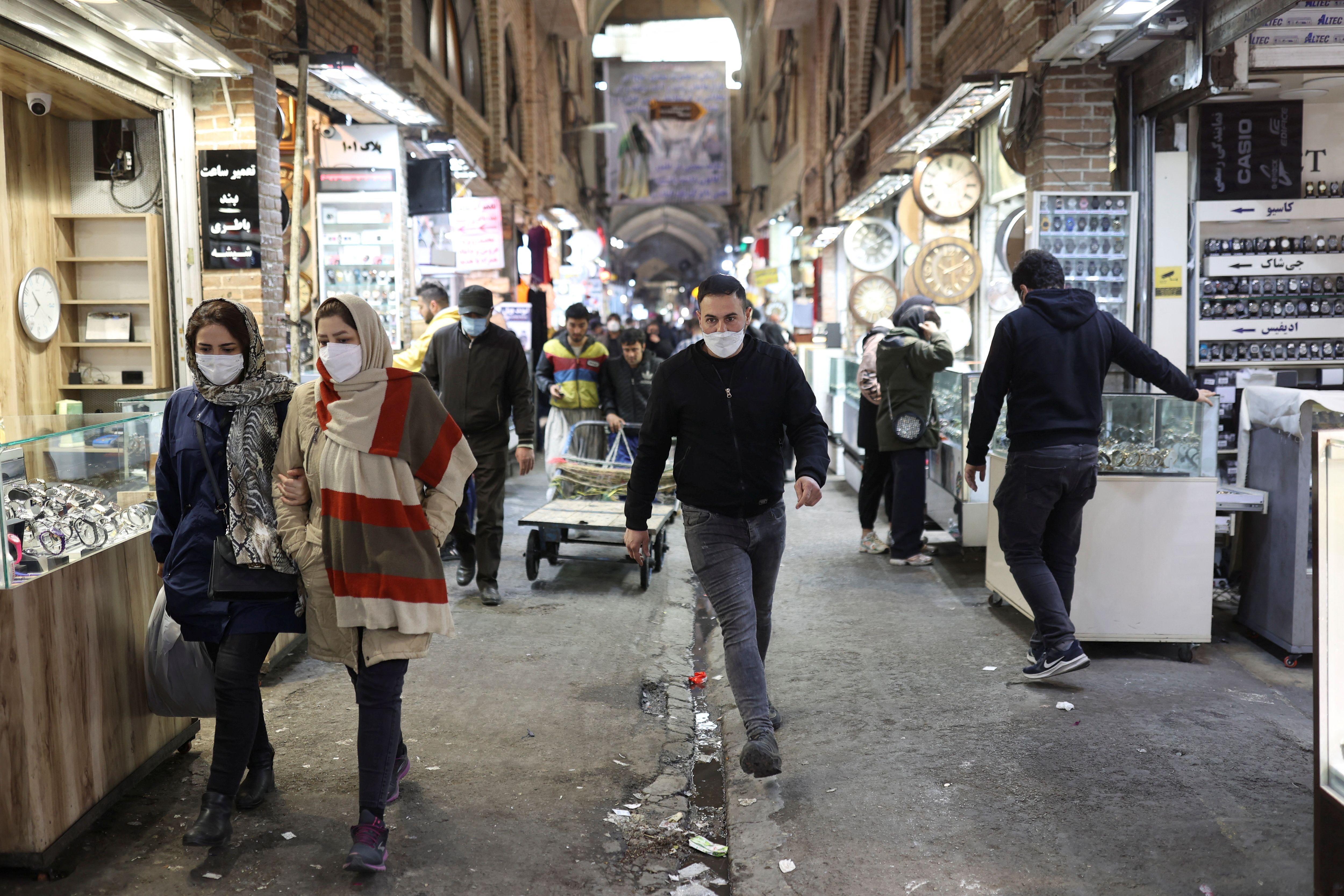 افزایش شیوع کرونا در ایران؛ تهران، مشهد و هشت مرکز استان دیگر قرمز شدند