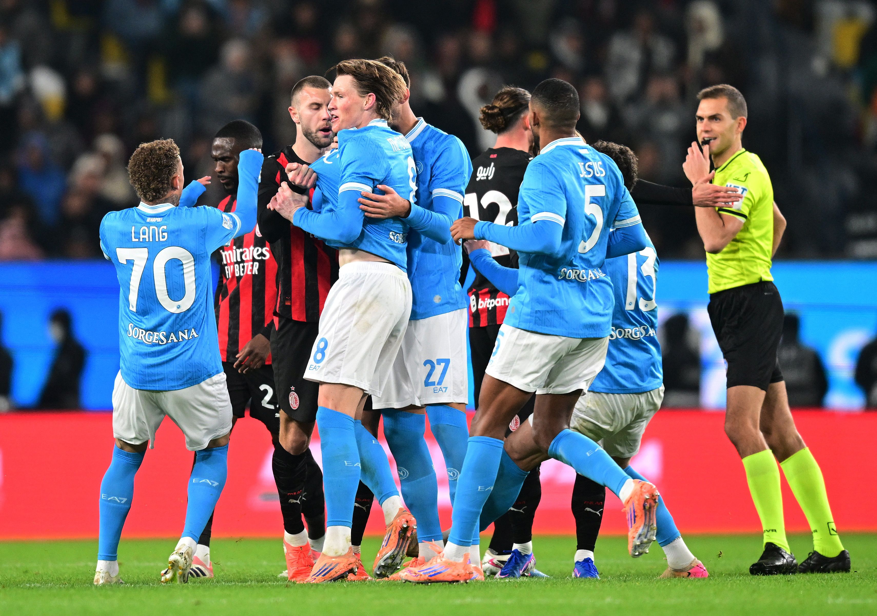 ناپولی ۲-۰ آث میلان؛ صعود ناپولی به فینال سوپرکاپ ایتالیا در عربستان سعودی