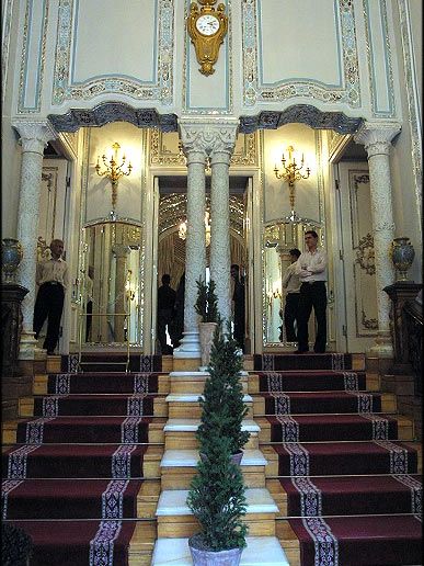 رییس سابق کاخ سعدآباد درباره احتمال وقوع انفجار گاز در این مجموعه هشدار دارد