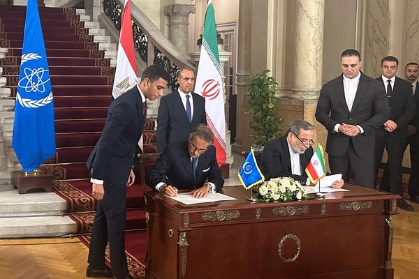 عباس عراقچی: در صورت فعالسازی مکانیسم ماشه، همکاری با آژانس پایان مییابد