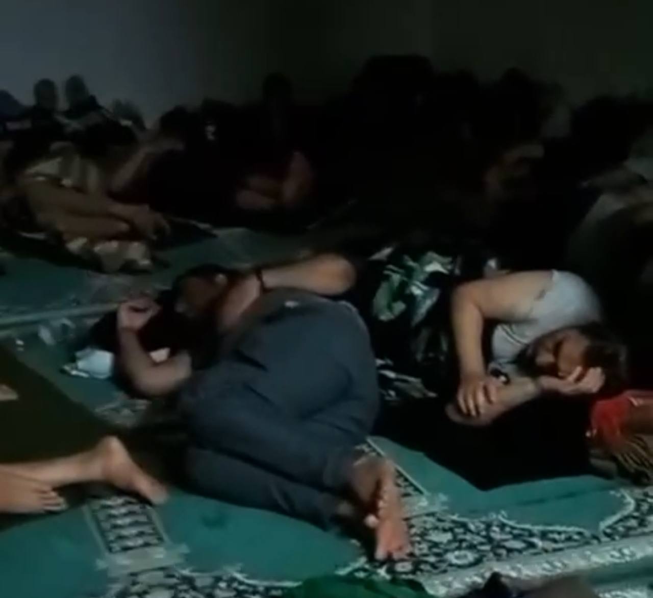 الرئيس الإيراني يصف منتقدي انتهاكات حقوق السجناء بـ"العاجزين الجبناء"