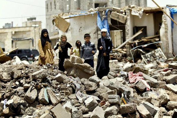 "التلغراف": طهران أمرت بسحب قواتها من اليمن بعد تكثيف الغارات الأميركية