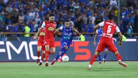 در آستانه دربی ۱۰۲؛ تاریخ بازی مشخص نیست، وضعیت تماشاگران زن هم بلاتکلیف است