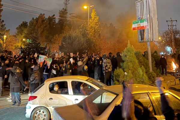 پیام مخاطب: تهران در همان ساعتی که شاهزاده خواست، ناگهان پر از جمعیت شد