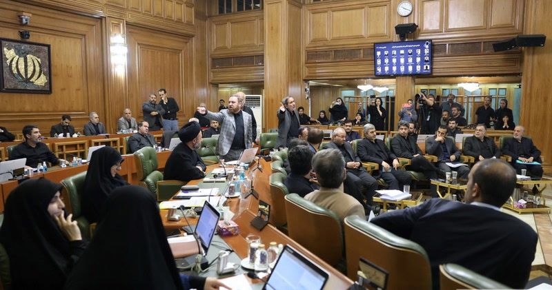 شورش در شورای شهر تهران؛ مدیران قالیباف در مقابل زاکانی  