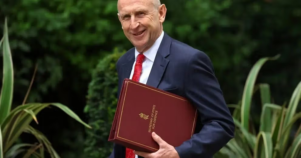 وزیر دفاع بریتانیا