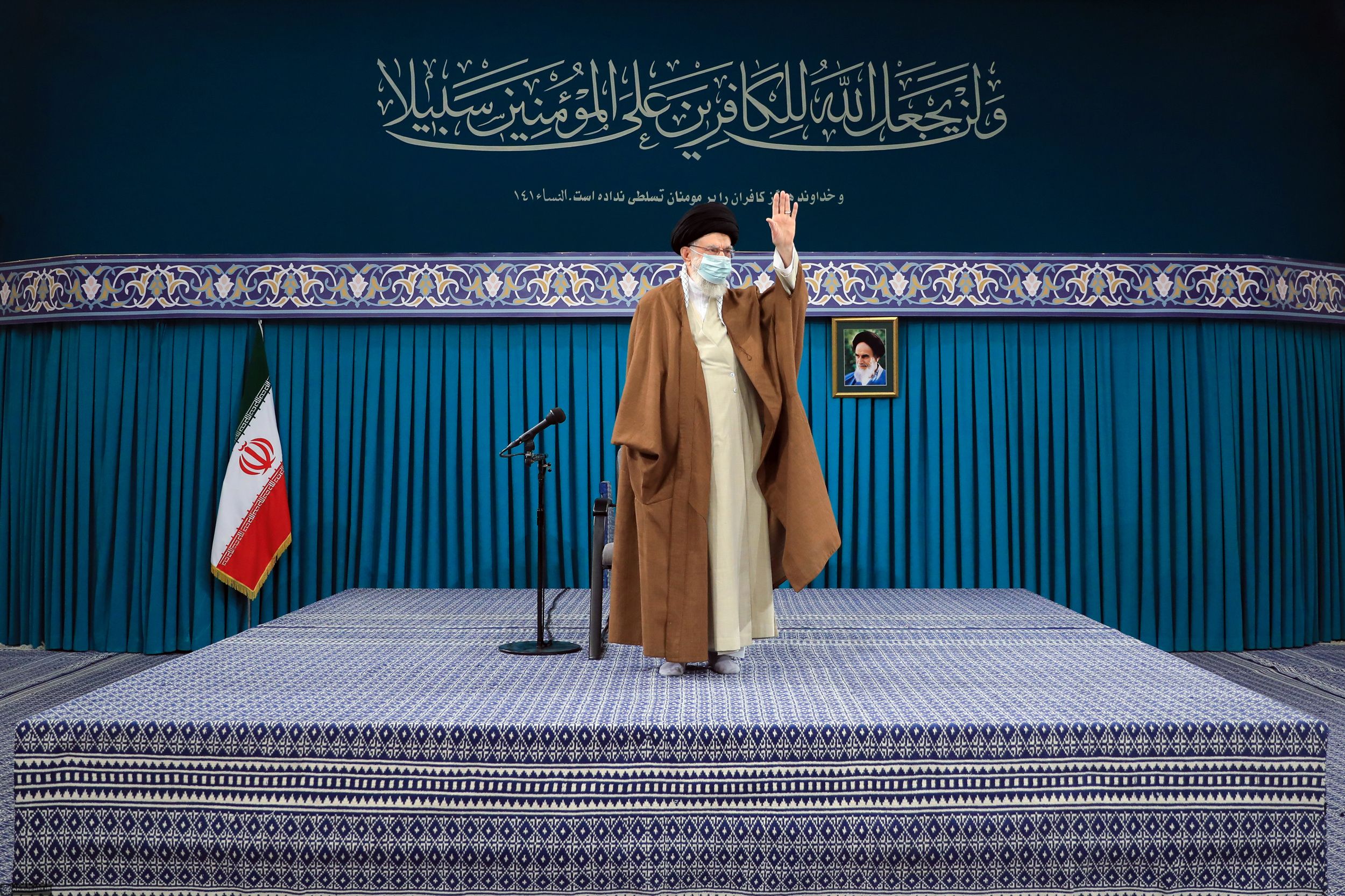 علی خامنه‌ای برجام را «تقیه» خواند: «نرمش قهرمانانه در داخل و خارج کشور بد فهمیده شد»