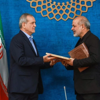 شکاف میان پزشکیان و وحیدی درباره مدیریت جنگ و پیامدهای اقتصادی آن شدت گرفته است