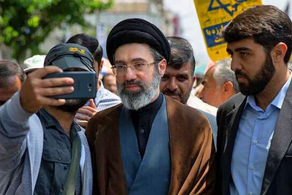 بعد اختياره مرشدًا لإيران.. "ديلي ميل": مجتبی خامنئي خضع للعلاج من العقم والضعف الجنسي