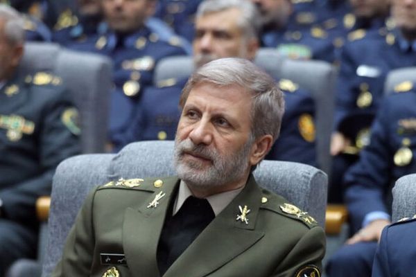فرمانده کل ارتش: ما در نقطه ضعف نیستیم و این تصور دشمن اشتباه است
