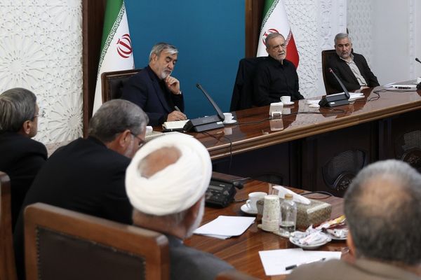 برلماني إيراني ينتقد تصريحات بزشکیان حول تفوق إسرائيل "الصاروخي" ويصفها بـ "غير المتخصصة"