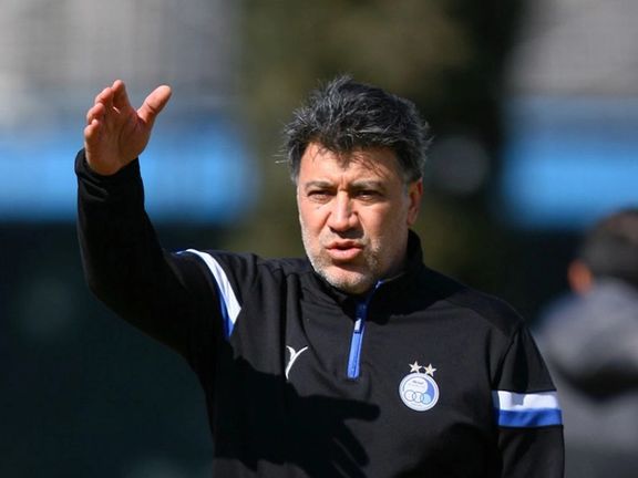 نوازی، پس از باخت به پرسپولیس: ۲۰ تا داور داریم، چرا فقط برادران حیدری داور دربی میشوند؟