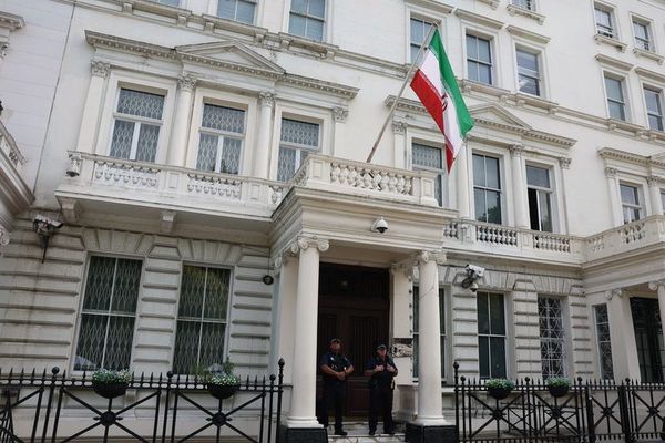 بريطانيا تفرض عقوبات على 70 فردًا وكيانًا مرتبطين بالبرنامج النووي الإيراني