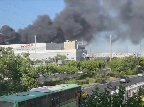 سازمان آتشنشانی وقوع آتشسوزی گسترده در غرب تهران را تایید کرد