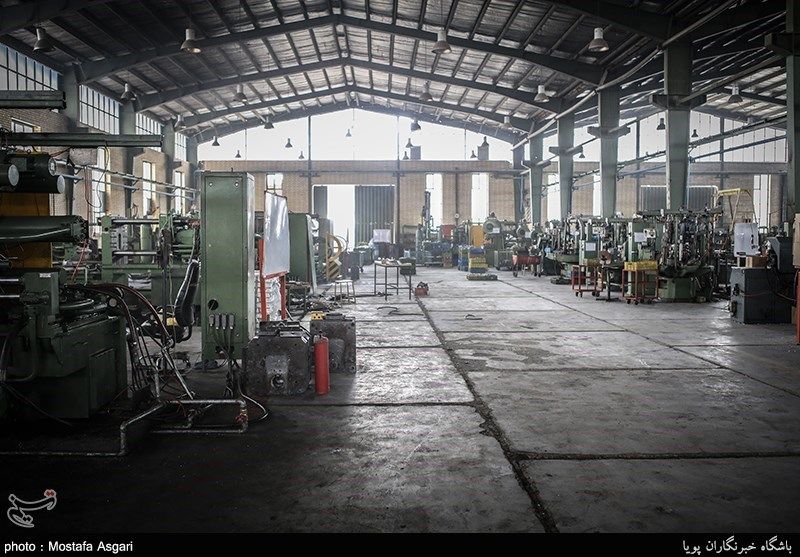 ناکارآمدی جمهوری اسلامی در تامین برق، وزارتخانه‌های صنعت و نیرو را مقابل هم قرار داد