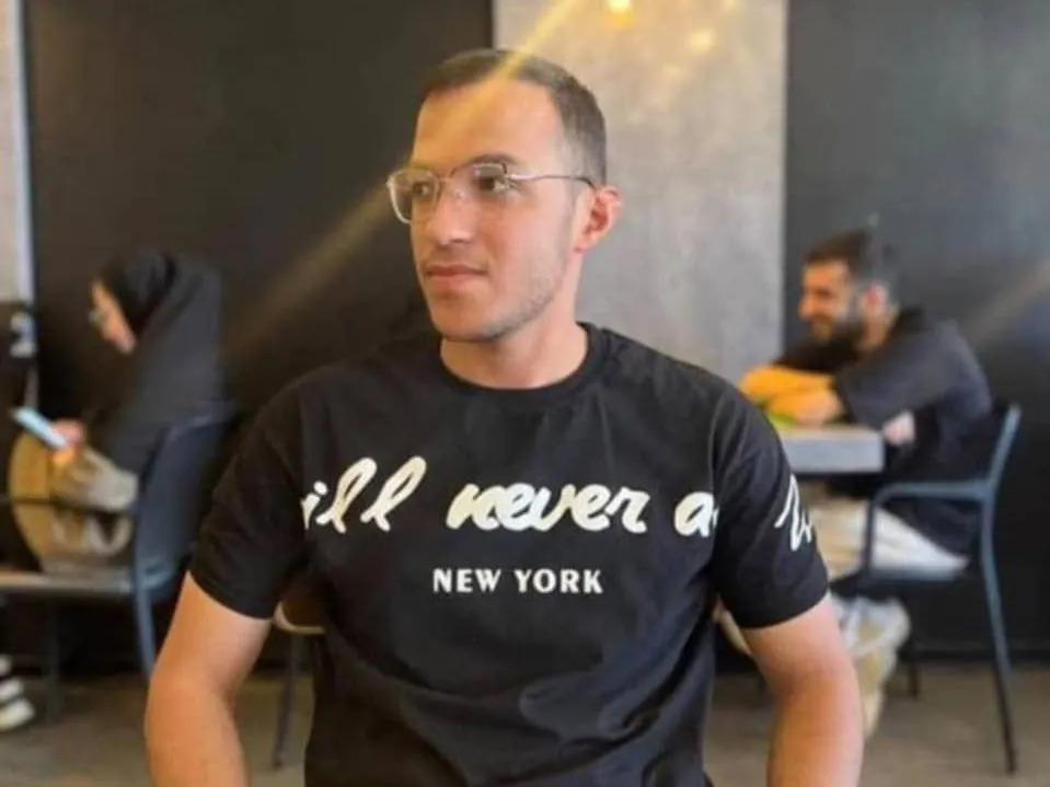 احمد بالدی جوان ۲۰ ساله‌ پس از خودسوزی در اعتراض به تخریب دکه‌اش جان باخت