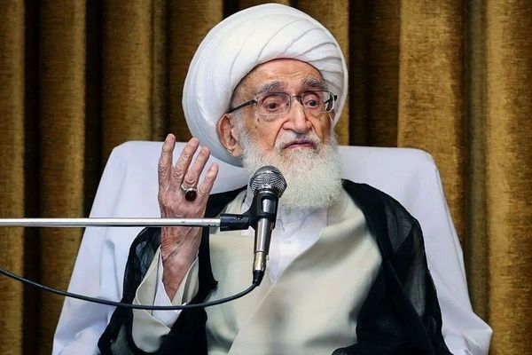 نوری همدانی، مرجع تقلید: امروز هم مشکل حجاب داریم هم مشکل اقتصادی