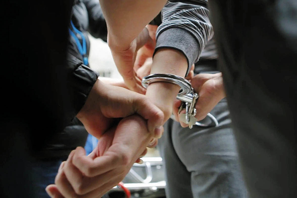 تناقض التقارير القضائية والأمنية في إيران حول عدد المعتقلين خلال الحرب مع إسرائيل