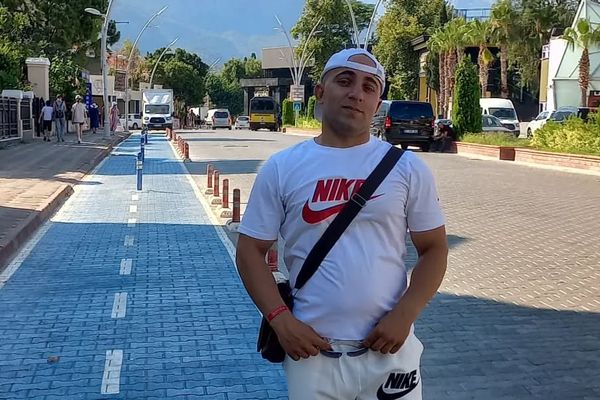 میثم خزایی، قهرمان پرورش اندام، در کرج بهدست نیروهای سرکوب کشته شد