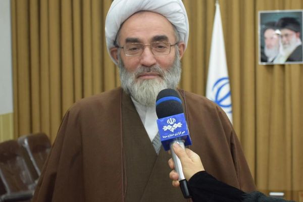 نماینده خامنهای در گیلان: عدهای خودفروخته فکر نکنند در ماه رمضان همه چیز آزاد است