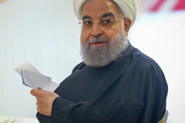 حسن روحانی: اگر ۹۰ میلیون نفر پشت سر حاکمیت باشند شکست نمیخوریم