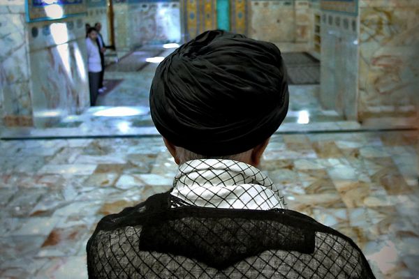 موقع بريطاني: النظام الإيراني في طريقه للانهيار السريع ويقترب من أيامه الأخيرة